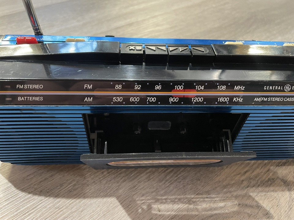 GE General Electric Sidestep 3-5610 Black Blue AM FM Radio Cassette ...