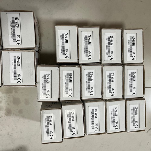 New Keyence GS-M50P Safety Door Lock Switch New GS-M50N、GS-M50P、GS-M51N、GS-M51P - Picture 3 of 5