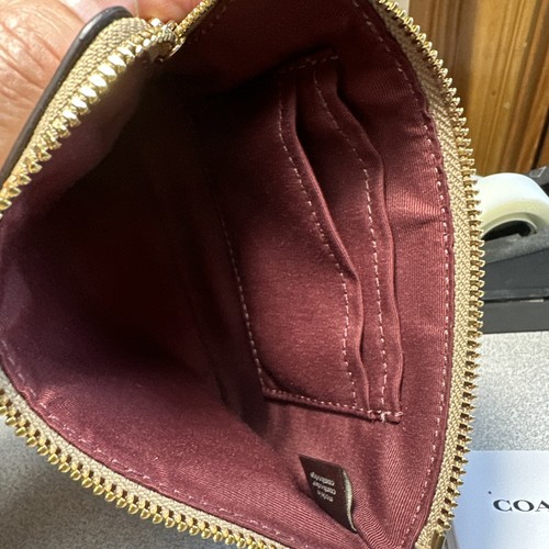 COACH 58032 Wristlet Purse Leather Wallet TAUPE NWT - Picture 4 of 5