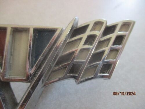 Chevy años 60-70 emblema bandera a cuadros 3840318 original GM parte una pieza - Imagen 2 de 5
