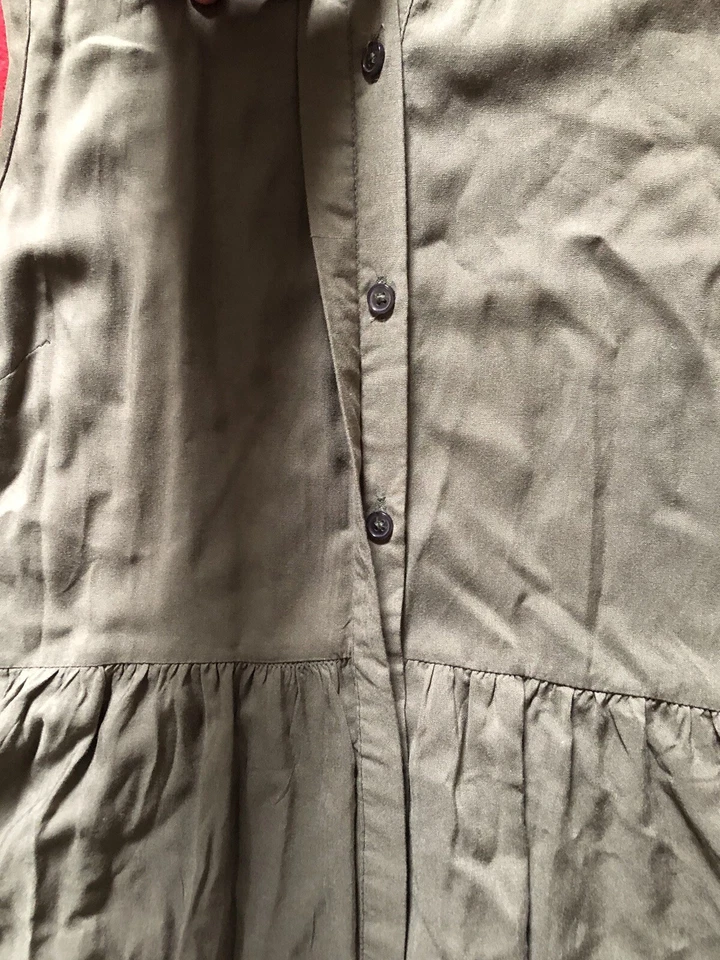 Vestido Rue21 Juniors Talla L 100% Viscosa Oliva Botones Too To Bottom Cuello Usado en Excelente Condición Foto 4 de 4