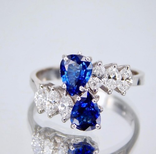 18K WHITE GOLD NATURAL PEAR SHAPE SAPPHIRE MARQUISE SHAPE DIAMOND RING