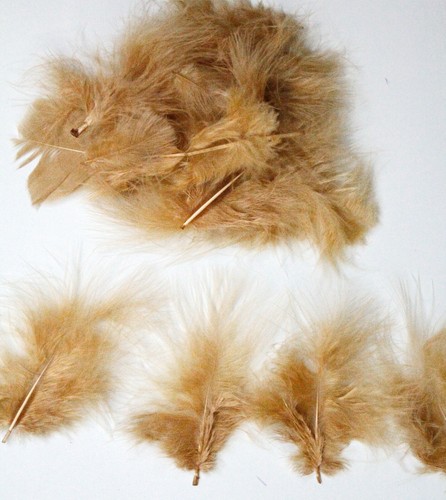 Mini Marabou Feathers 50 Per Pack - 3 - 8 cm - Small Fluffy & Soft - 7 Colours - Picture 5 of 23