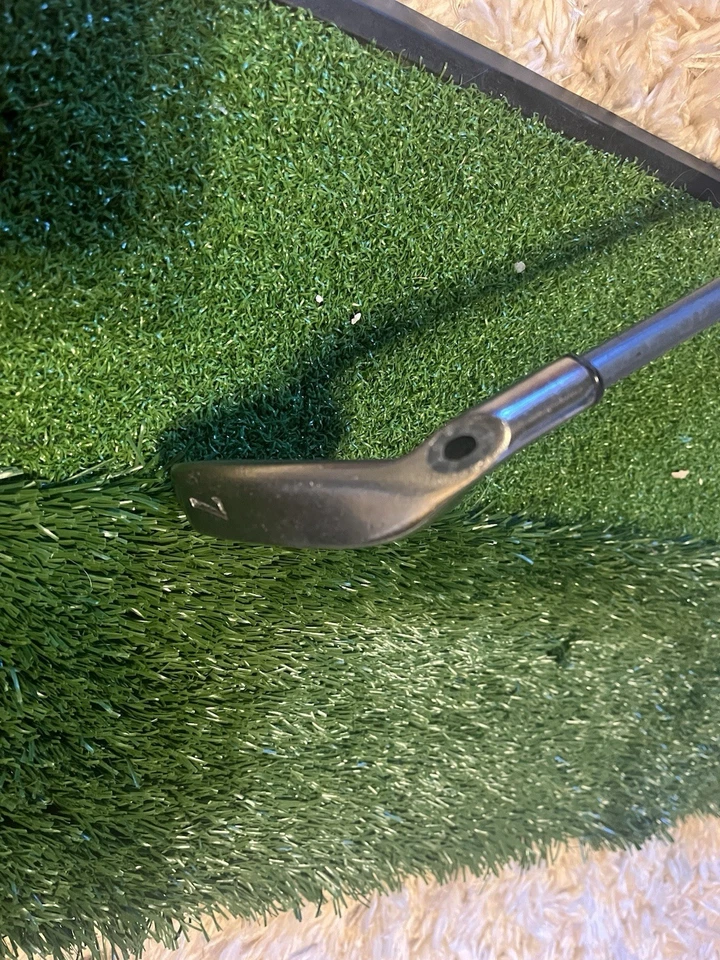 Callaway Tungsteno Inyectado Titanio 7 Hierro Grafito Derecha Ojo de Halcón - Agarre Usado Foto 2 de 4