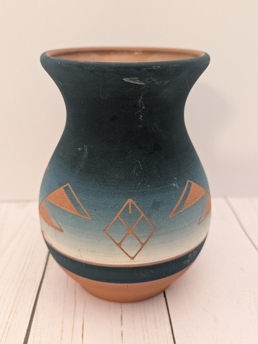 Native American Sioux Pottery Vase Signed Teal Blue Green Red Clay 6" Handmade - Picture 4 of 8
