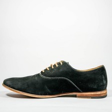 Upgrade your formal look with these Aldo Men’s Black Leather Dress Shoes.