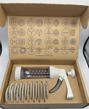 Pampered Chef Cookie Press Trigger Gun #1525 w/16 Disks & Original Box Verified