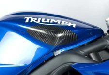 R&G CARBON FIBRE TANK SLIDERS FOR TRIUMPH DAYTONA 675 2005 > 2012 PAIR TS0002CG