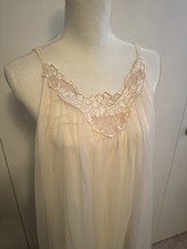 VINTAGE 1970s Miss Elaine Ivory Full-Length Nightgown-Nylon-Union Made USA Sz S