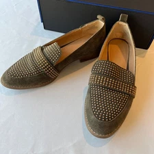 CROWN VINTAGE Lorina Suede Studded Loafers Women's 8.5 Olive Green Goldtone Stud