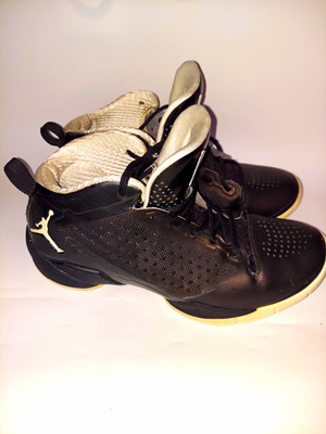 Jordan Fly Wade Jumpman Mid Top Basketball Sneakers Black/White US 9