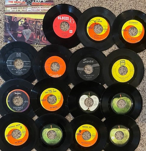 THE BEATLES - LOT OF 16 original 45rpm records - 1960's/1970s VEE-JAY TOLLIE ++