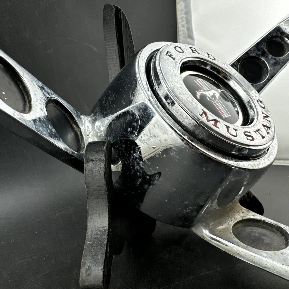 1965 66 Ford Mustang Steering Wheel 3 Spoke Horn Ring Center C5ZA-13A800-B2H📦 - Imagem 3 de 4