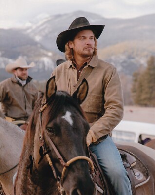 LUKE GRIMES signed Autogramm 20x25cm YELLOWSTONE in Person autograph ACOA