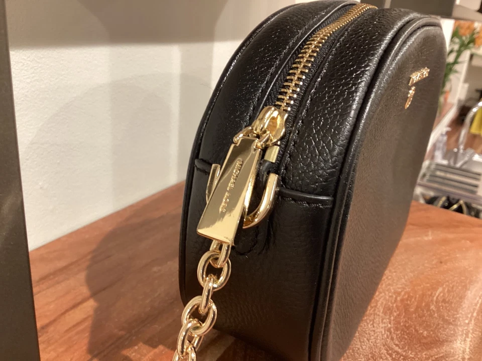 Excellent Condition Michael Kors Black Jet Set Charm Crossbody - Image 4 of 4