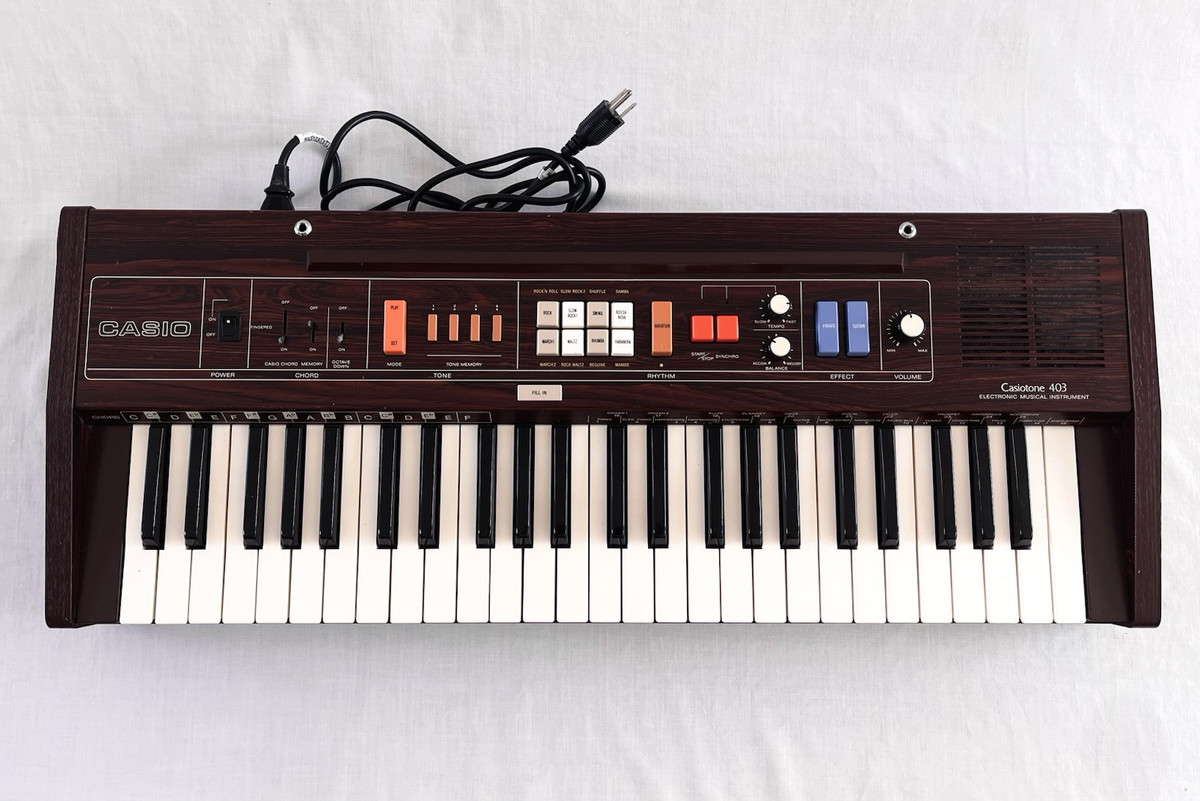Vintage 1980's Casio Casiotone 403 Keyboard Synthesizer Vintage 1980's Casio Casiotone 403 Keyboard Synthesizer