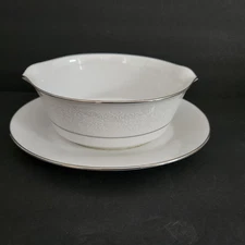 Tahoe By Noritake 8 1/2" Gravy Boat With Attached Underplate #2585