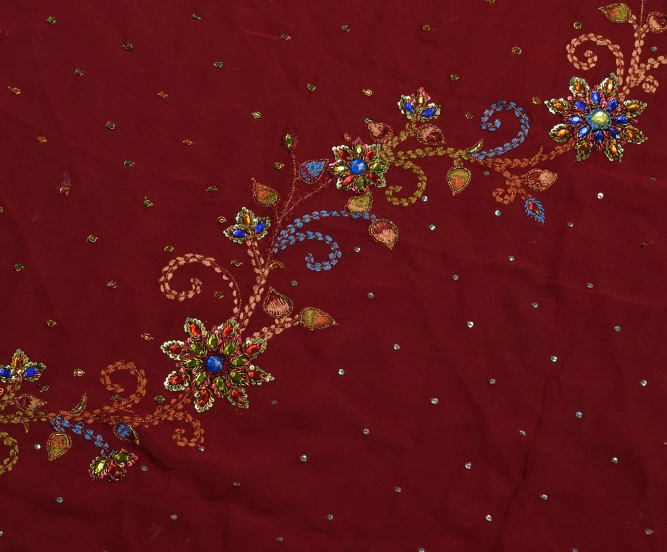 Sushila Vintage Granate Georgette Sari Remanente Chatarra Cuentas a Mano Tela Artesanal Foto 2 de 4