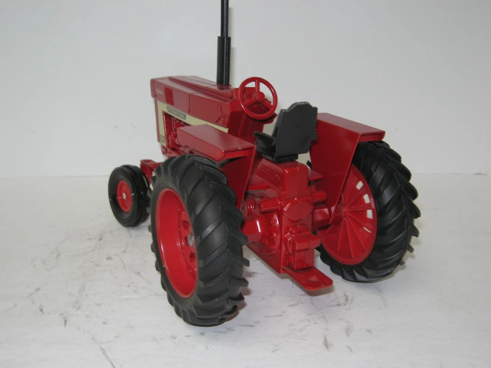 1/16 INTERNATIONAL HARVESTER 966 HYDRO 1972 vintage/nice repaint - Image 3 of 4