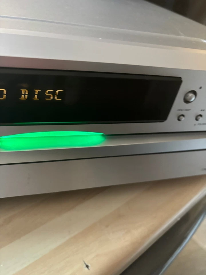 Onkyo DX -C390 6 CD Changer System - Used - Image 4 of 4