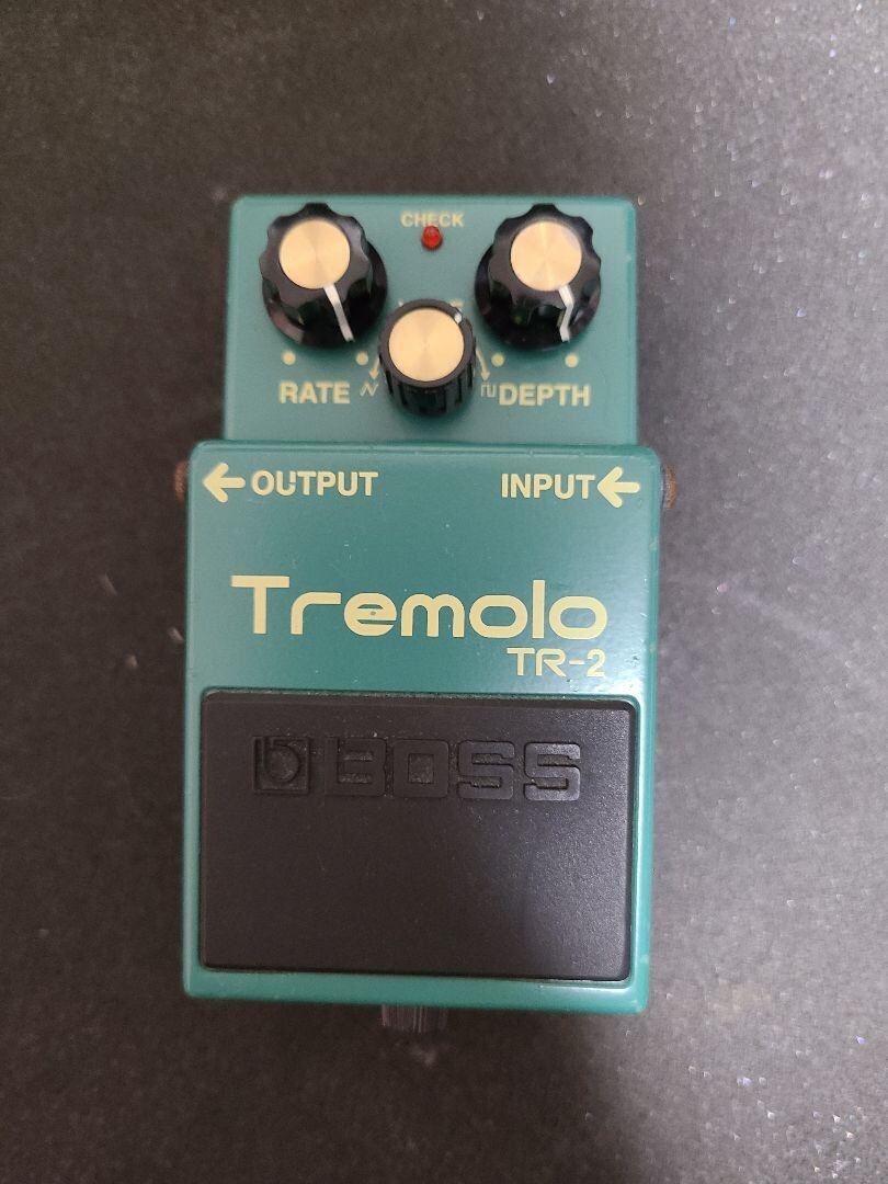 Boss TR-2 Tremolo Guitar Effect Pedal free ship fast ship