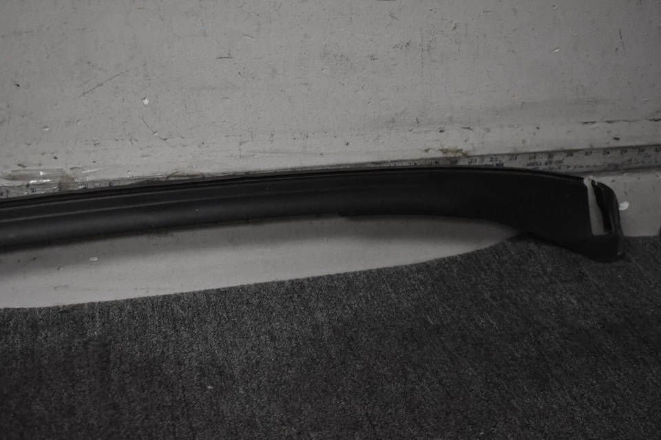 Cubierta de bisagra Porsche Cayman S 2006-2012 OEM de fábrica Foto 3 de 4