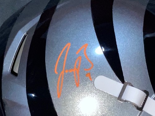 Joe Burrow Signed Bengals ALT Flash Speed F/S HELMET Fanatics & Beckett Grade 10 - Picture 2 of 13