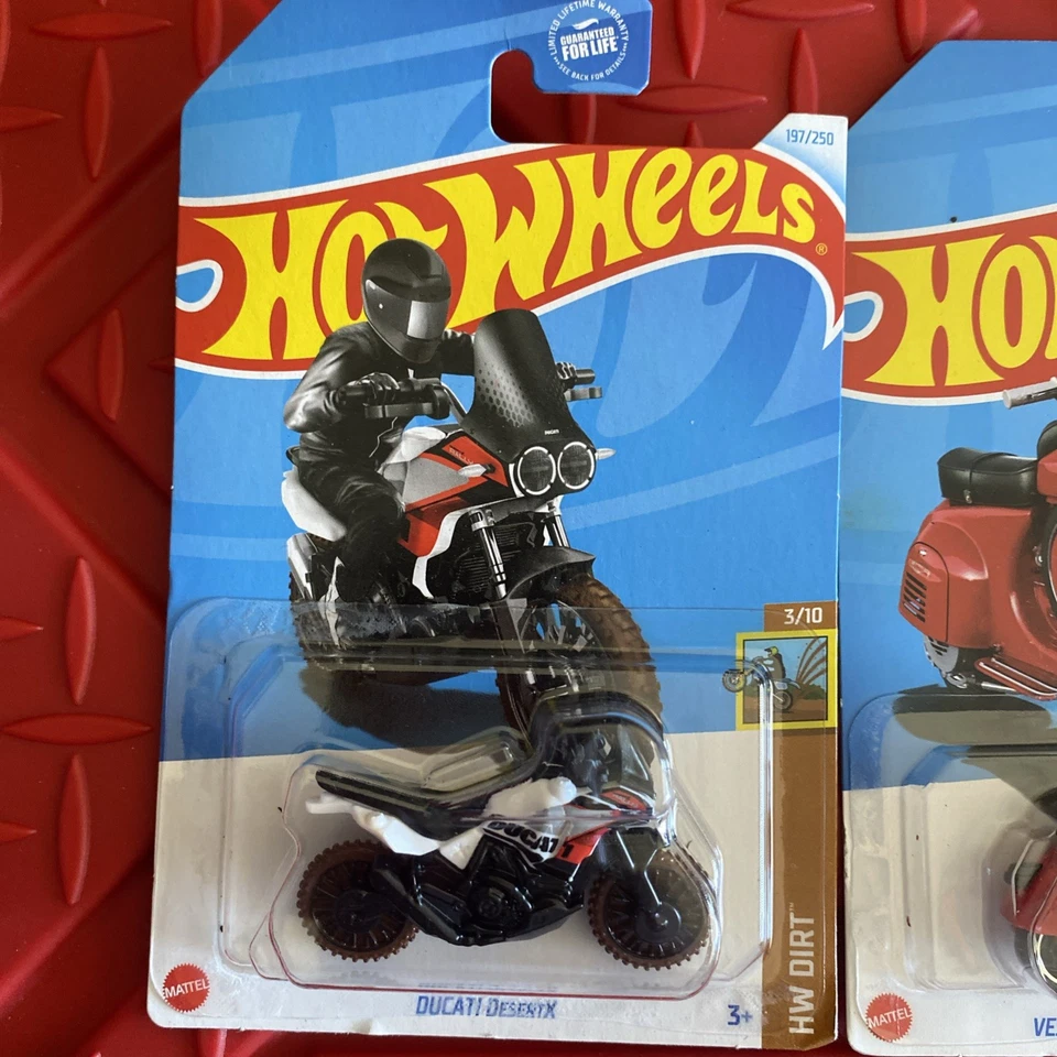 2024 Hot Wheels Vespa and Ducati 2 pc - Image 3 of 4