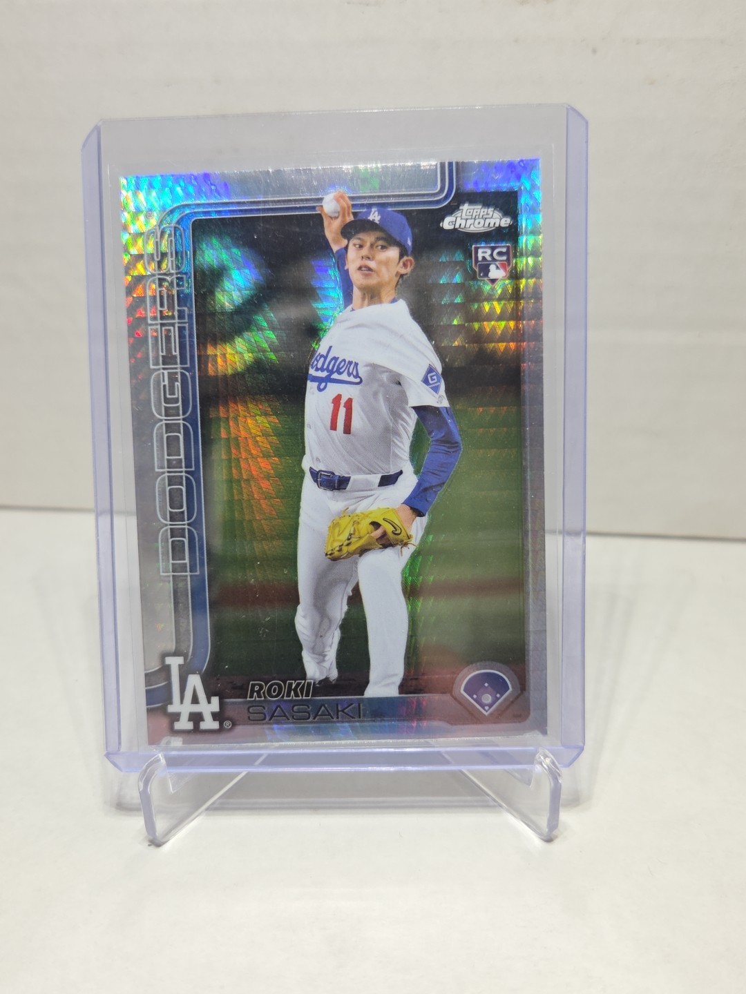 2025 Topps Chrome #217 Roki Sasaki Prism Refractor Los Angeles Dodgers RC