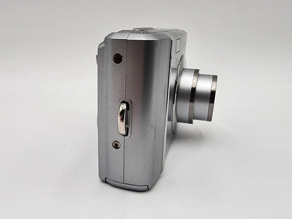 Câmera Digital Insignia 10 Megapixels Zoom 3x Prata NS-DSC1110A, Funcionamento Testado - Imagem 2 de 4