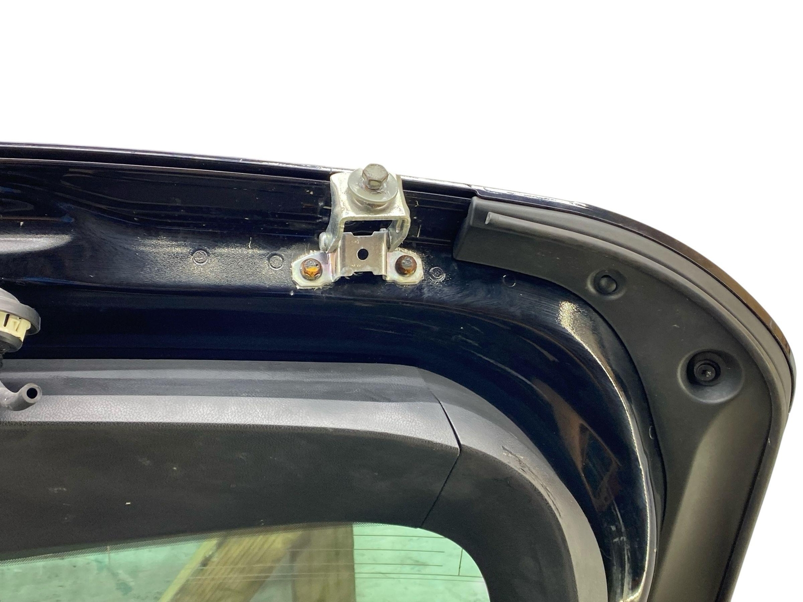2017-2024 MASERATI LEVANTE REAR LIFTGATE TAILGATE NERO RIBELLE (815) W/ CAMERA