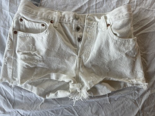levis 501 cut off white denim shorts 