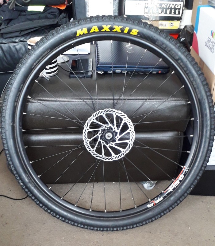 DT SWISS/SPECIALIZED 420SL 26 INCH MTB FRONT WHEEL
