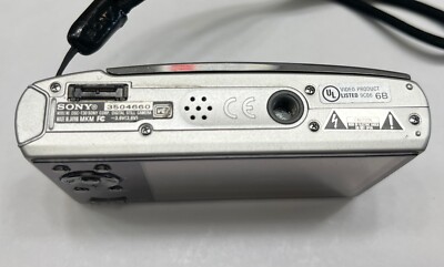 Sony Super Steady CyberShot DSC-T30 7.2MP 3x Digital Camera