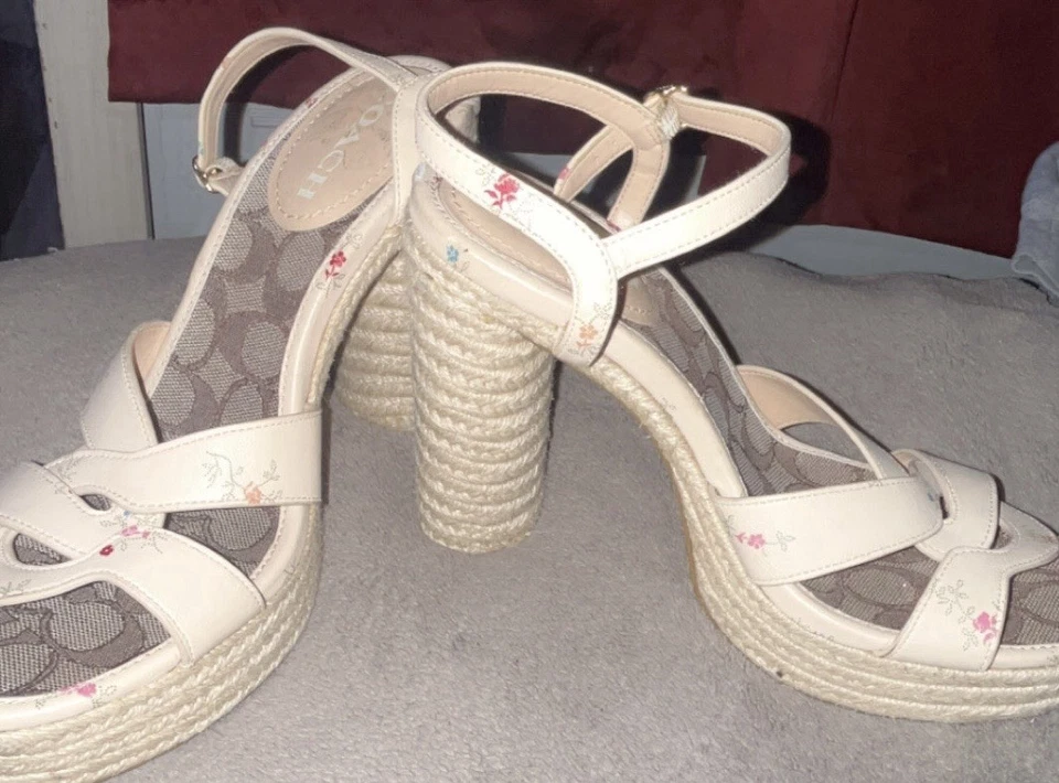 Sandalia de plataforma Coach Talina, talla 10 Foto 2 de 4