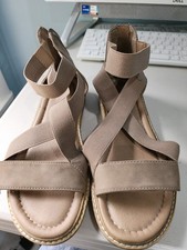 Me Too Ladies Sandels Size 7.5