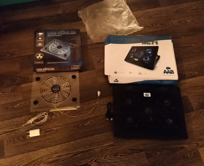 Laptop Kühler  EAXUS AAB Cooling NC71 USB 5V Geräte Luftschlitze im Gehäuseboden
