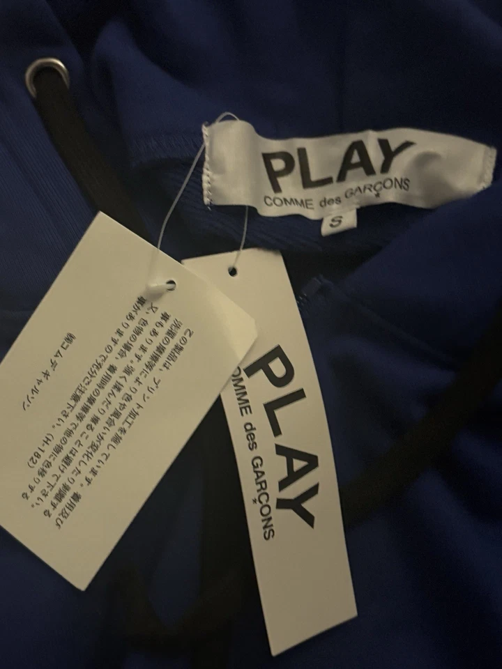 💙🔥 COMME DES GARÇONS SUDADERA CON CAPUCHA AZUL CON ETIQUETAS 🎯💥 STREETWEAR ¡ESENCIAL! 🔥💙 Foto 3 de 3