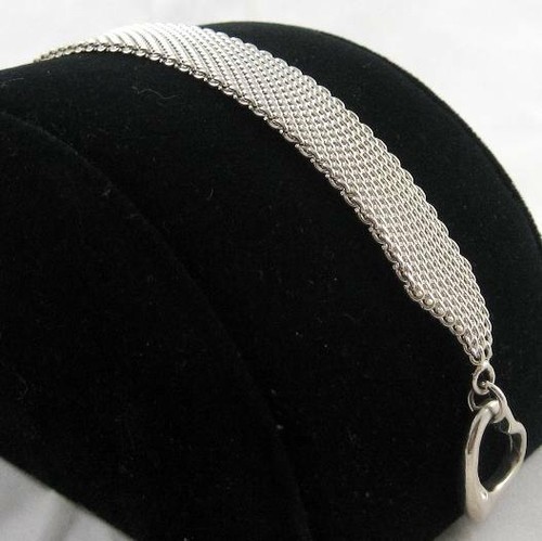 STRIKING ESTATE STERLING SILVER FIRM MESH BRACELET with HEART TOGGLE CLASP, 8" - Picture 9 of 10