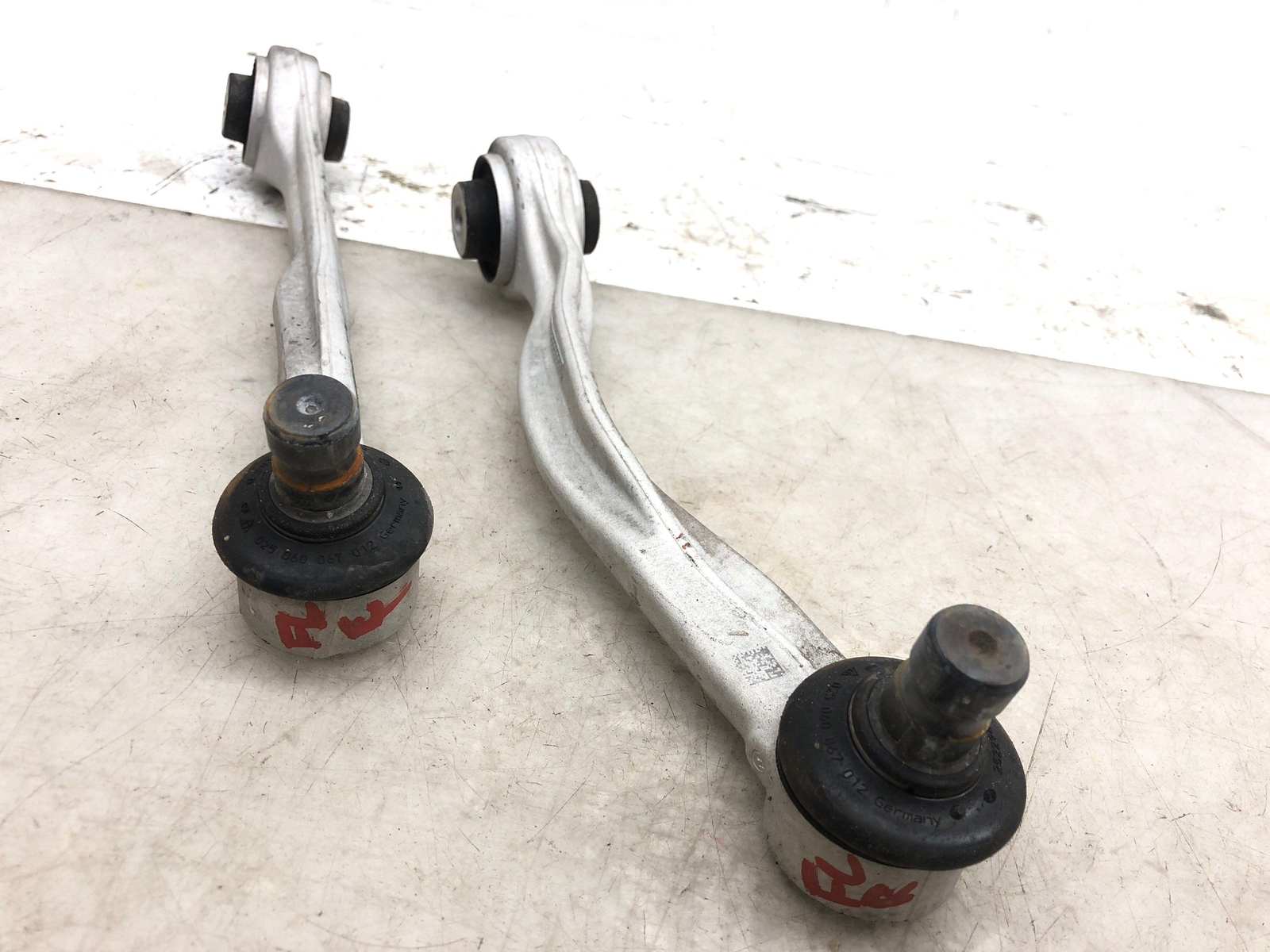 2016-2020 BENTLEY BENTAYGA FRONT LEFT UPPER FORWARD & REARWARD CONTROL ARM SET