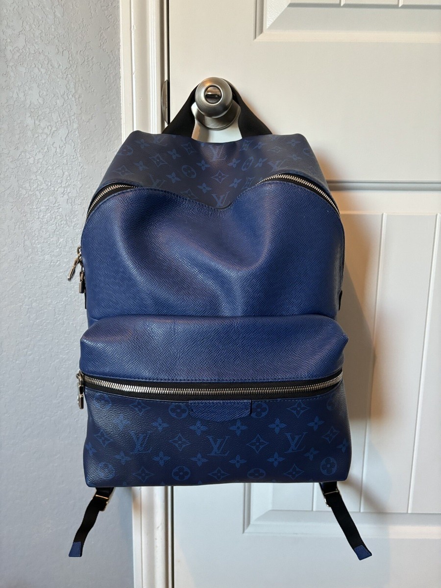 バッグ Louis Vuitton Blue Taiga Cobalt Backpack louis vuittons backpack men taiga monogram discovery blue M20339