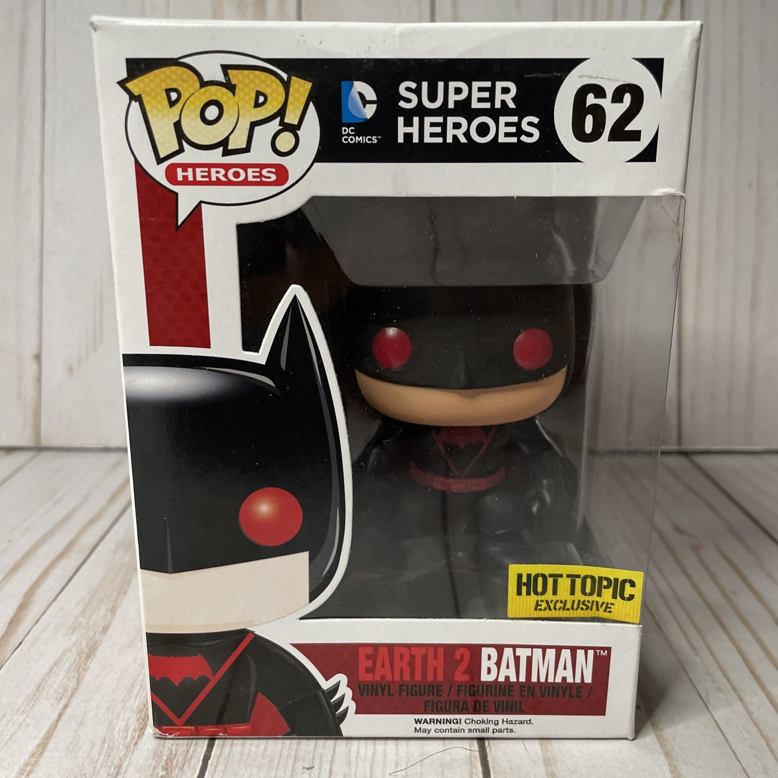 Funko Pop! Dc Super Heroes Tierra 2 Batman #62 Hot Topic Exclusiva Caja De Daño