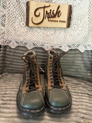 DR. MARTENS BOOTS 9779 Mens 5 W- 7 GREEN TAN RARE Hiker Boot