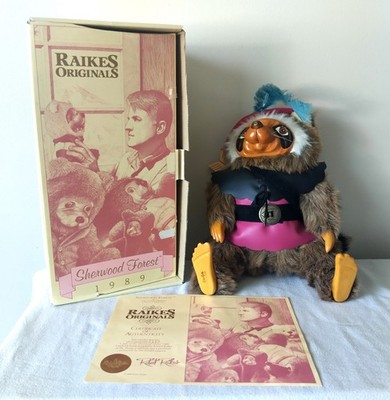 Robert Raikes Originals 1989  Raccoon Robin  Plush   Limited Edition #2647/7500