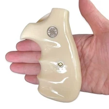 S&W K L Frame Round Butt Grips Resin 10 12 13 19 581 586 64 65 66 681 686 #KRR02