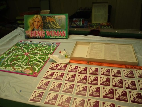Vintage 1976 Parker Brothers - The BIONIC WOMAN Board Game - Complete in box A1