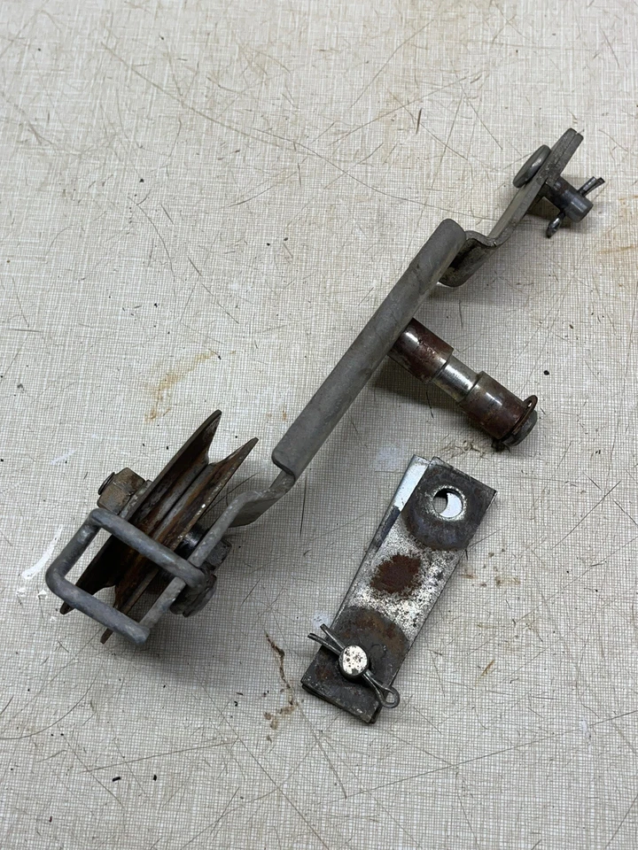 Sears 14/6 Tractor Drive Idler Arm And Pulley - Image 2 of 3