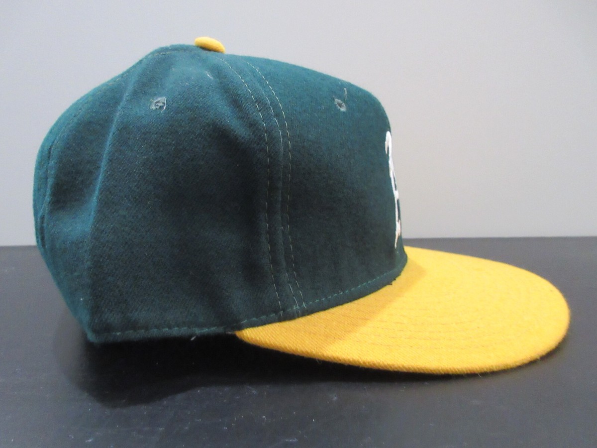 VINTAGE Oakland Athletics A's Hat Cap Fitted Mens 7 3/4 VINTAGE Oakland Athletics A's Hat Cap Fitted Mens 7 3/4