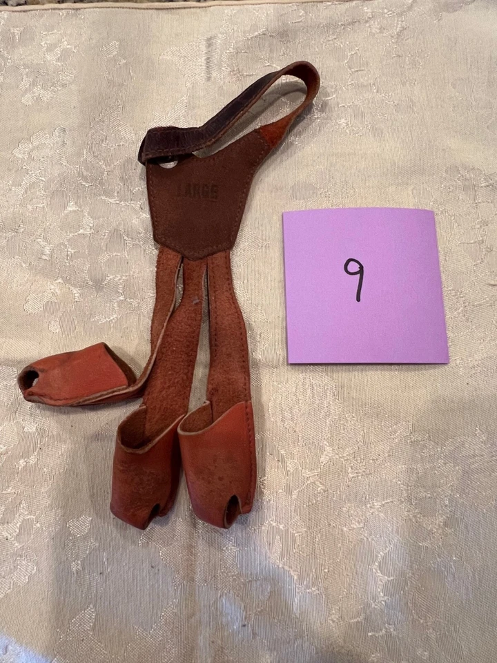 Archery Shooting Glove Vintage Darton Large - Image 2 of 2