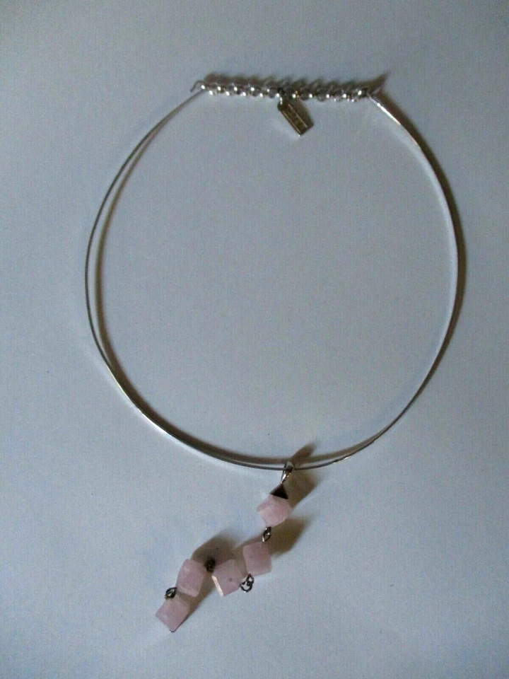 Completo in argento e quarzo rosa Benetton  Collana e orecchini - Immagine 3 di 4